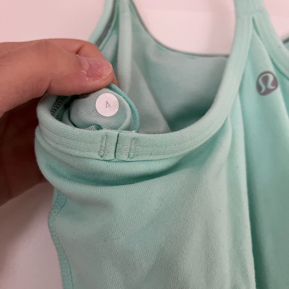 Lululemon - Picture 3 of 3